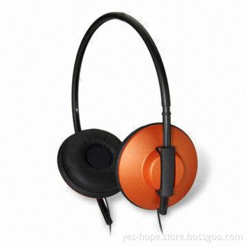 Over-Ear Noise-Isolating Metal Headphone